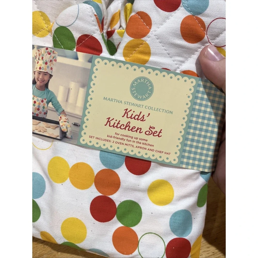 Martha Stewart Kids Kitchen Kit Polka Dot Baking Apron Oven Mitts‎ Chef Hat